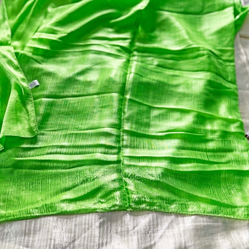 100% SILK SCARF, LIME GREEN, 66 X 42 INCHES, FROM INDIA, NO DAMAGE NEVER USED